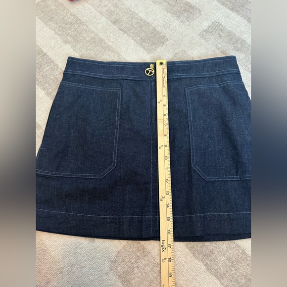 Tory Burch Women’s Elise Zip Denim Mini Skirt (Size 10) - Picture 9 of 9